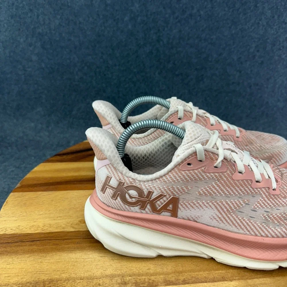 Hoka One One hoka one